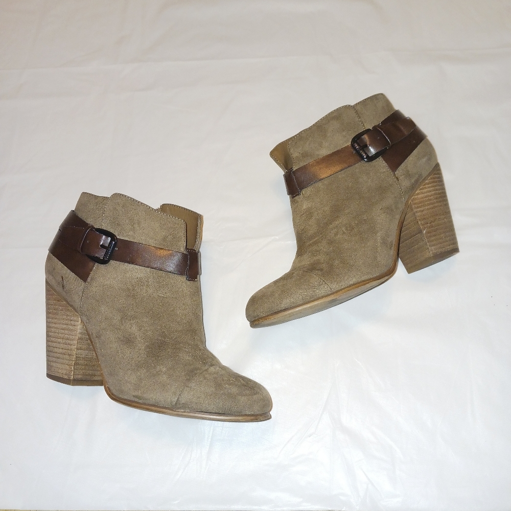 Carlos Santana boots- Womens size 9